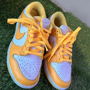 NIKE dunks Laser Yellow